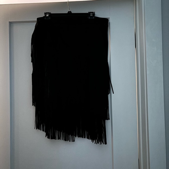 Idyllwind Asymmetrical Black Fringe Skirt - Picture 4 of 9